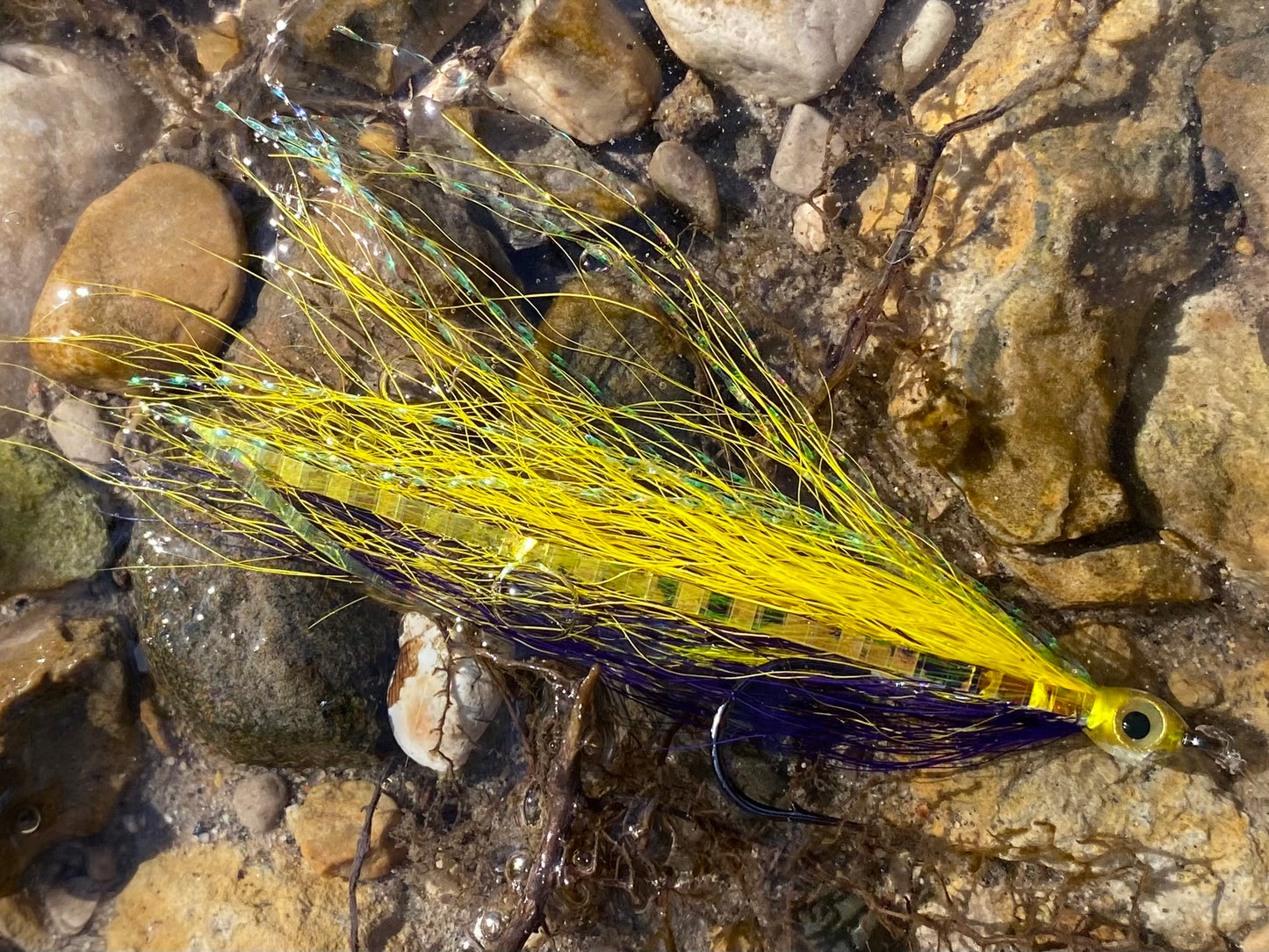 5 Pcs Rizing Rivers 3D Bucktail Flies (Yellow/Dark Purple)