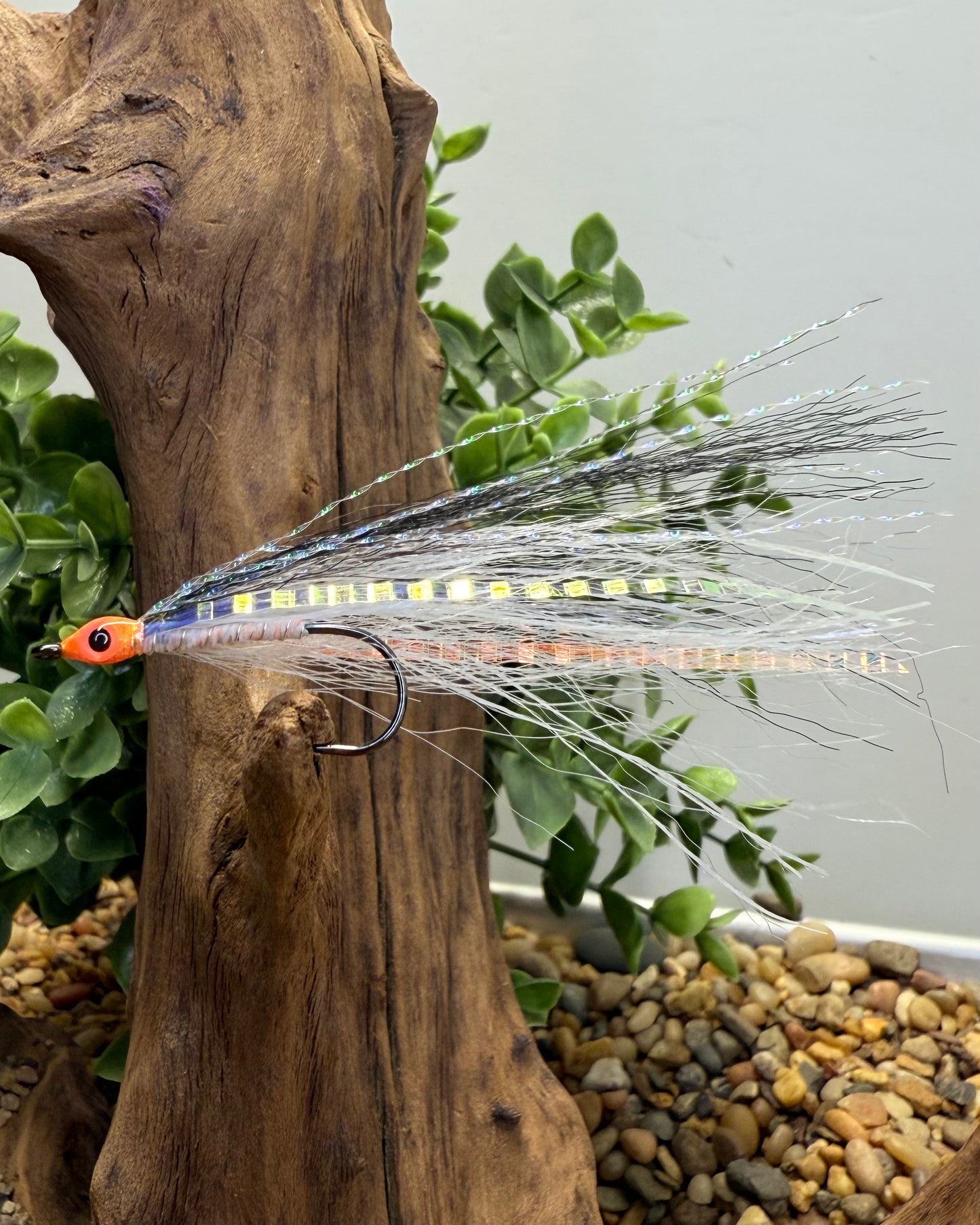 5 Pcs Rizing Rivers Premium Bucktail Flies (Glow Series – Bleeding Shad) – Glow in the Dark Flies for Night or Low-Light Fishing